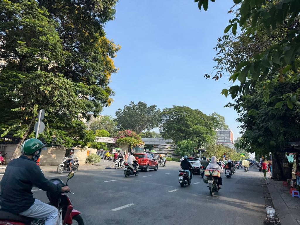 Bán CHDV Phạm Văn Đồng, P3 Gò Vấp, 9 phòng, dòng tiền cao, gần sân bay